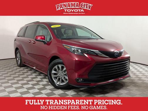 Pearl 2025 Toyota Sienna XLE