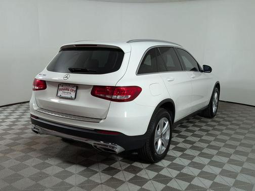 Polar White 2018 Mercedes-Benz GLC 300 Base