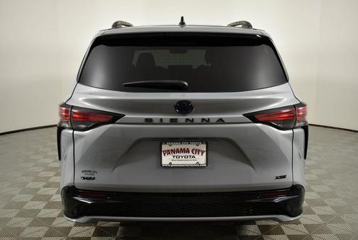 2025 Toyota Sienna XSE 7 Passenger