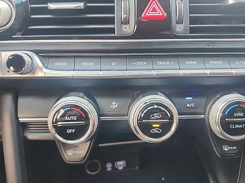 2020 Genesis G70 2.0T RWD