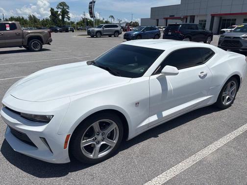 Summit White 2018 Chevrolet Camaro 1LT