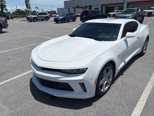 Summit White 2018 Chevrolet Camaro 1LT