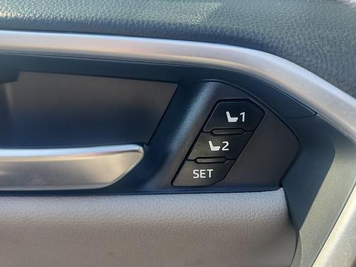 2019 Toyota RAV4 Hybrid Limited