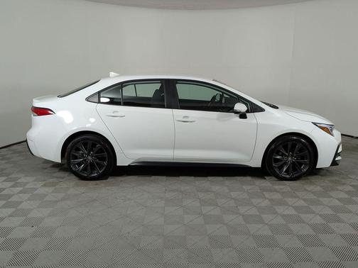 Ice 2025 Toyota Corolla SE