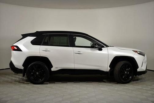 2024 Toyota RAV4 Hybrid SE