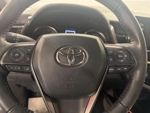 Ice 2023 Toyota Camry SE