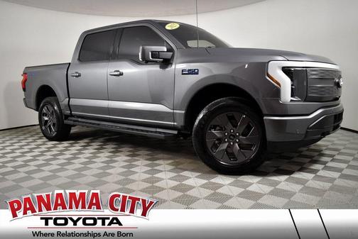 2025 Ford F-150 Lightning LARIAT