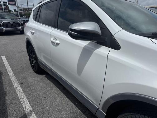 Super White 2017 Toyota RAV4 SE