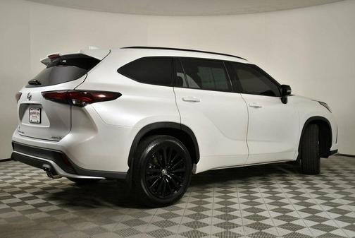 2025 Toyota Highlander XSE