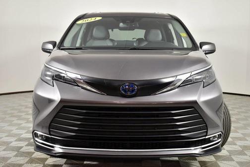 2024 Toyota Sienna XLE 7 Passenger
