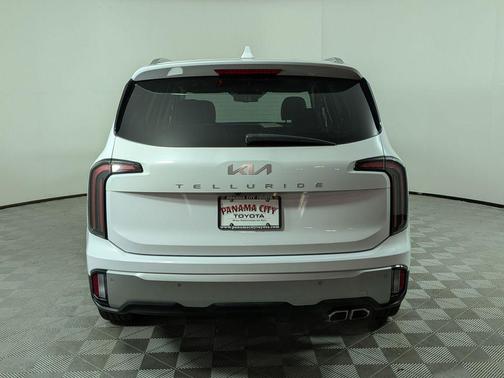 Glacial White Pearl 2024 Kia Telluride EX