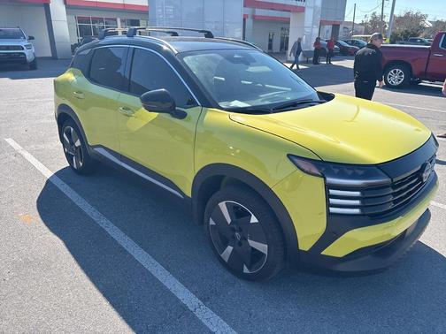 2025 Nissan Kicks SR