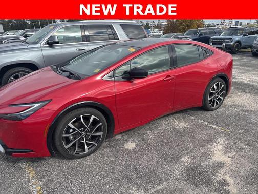 2025 Toyota Prius Plug-In Hybrid SE