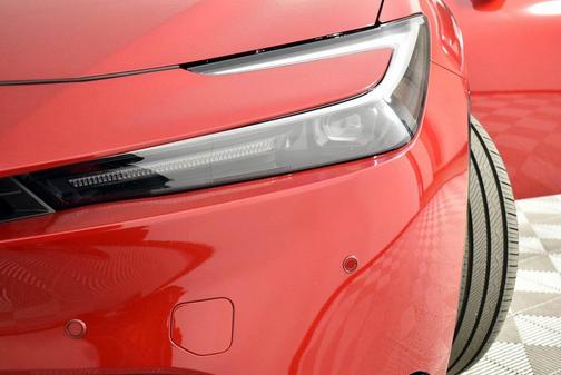 2025 Toyota Prius Plug-In Hybrid SE