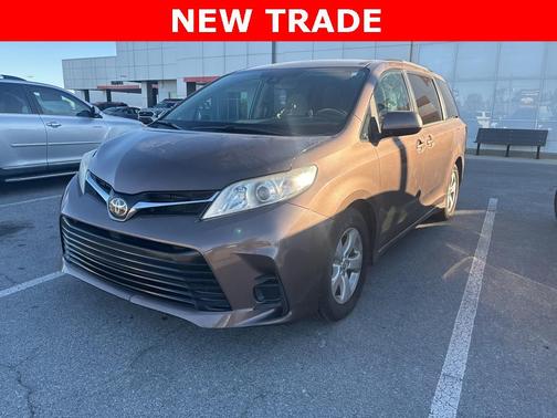 2019 Toyota Sienna LE
