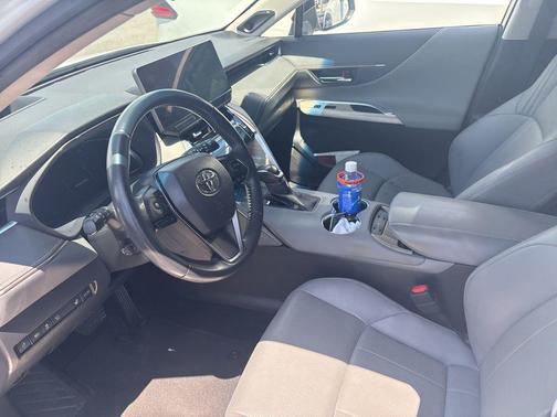 Wind Chill Pearl 2023 Toyota Venza Limited