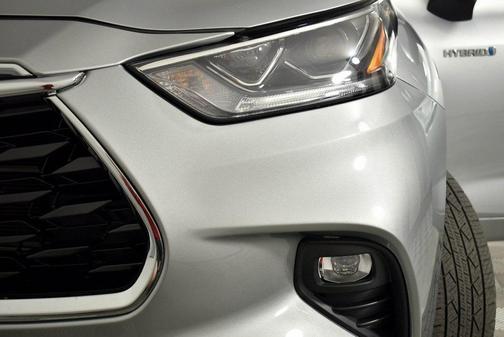 2021 Toyota Highlander Hybrid Platinum