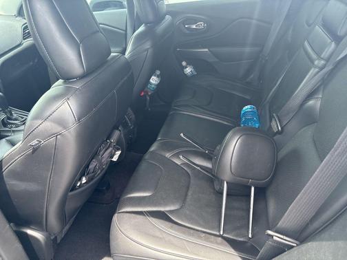 Granite Crystal Metallic Clearcoat 2019 Jeep Cherokee Limited