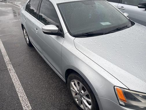Reflex Silver Metallic 2014 Volkswagen Jetta Auto SE w/Connectivity
