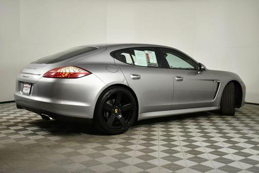 2011 Porsche Panamera 4