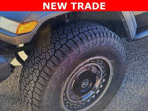 Black Clearcoat 2020 Jeep Gladiator Sport S