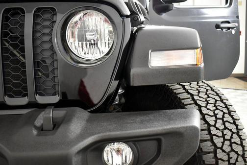 Black Clearcoat 2020 Jeep Gladiator Sport S