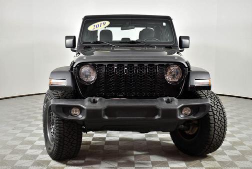 Black Clearcoat 2020 Jeep Gladiator Sport S