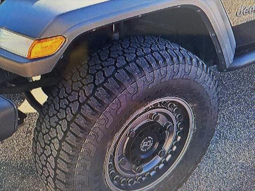 Black Clearcoat 2020 Jeep Gladiator Sport S