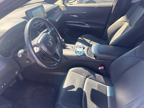 Blizzard Pearl 2022 Toyota Venza XLE