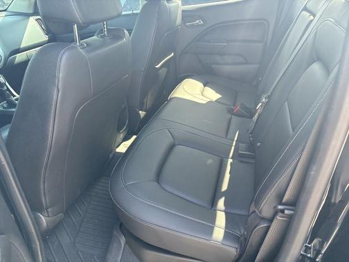 Black 2022 Chevrolet Colorado LT