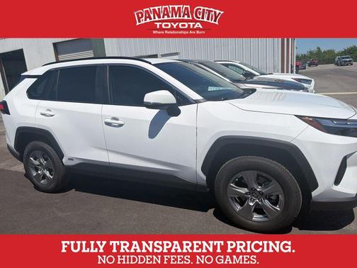 White 2022 Toyota RAV4 Hybrid XLE