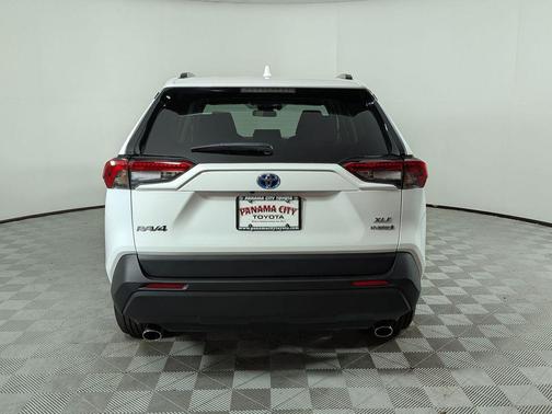 White 2022 Toyota RAV4 Hybrid XLE