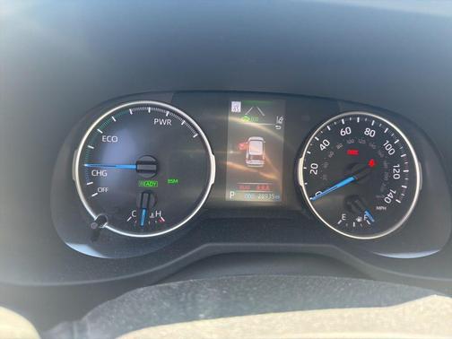 White 2022 Toyota RAV4 Hybrid XLE