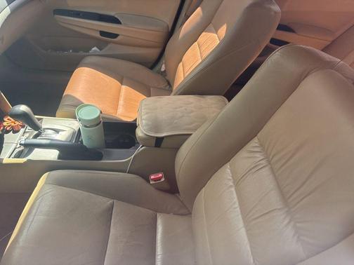 White Orchid Pearl 2012 Honda Accord SE