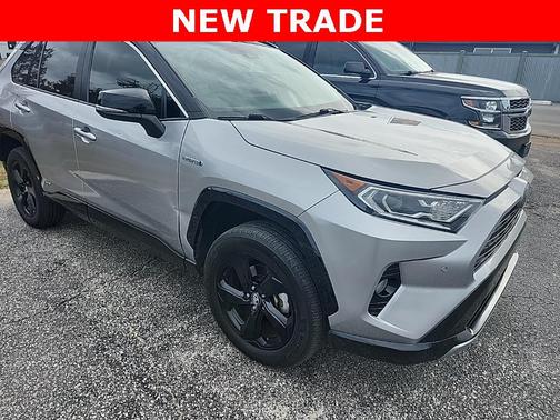 2020 Toyota RAV4 Hybrid SE