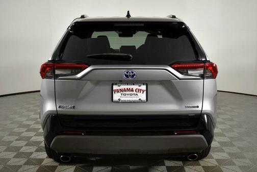 2020 Toyota RAV4 Hybrid SE