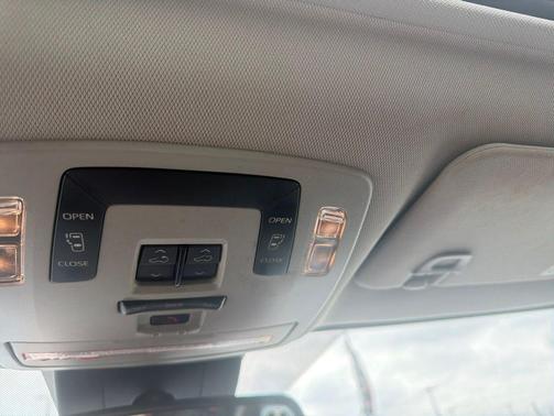 Celestial Silver Metallic 2022 Toyota Sienna LE