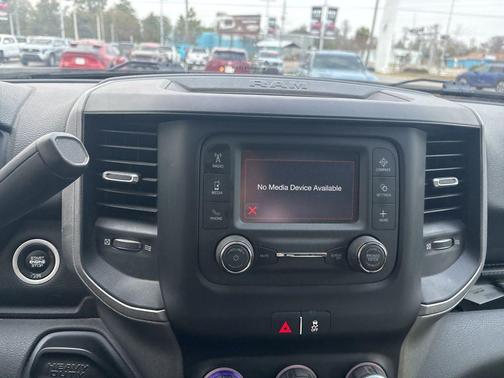 2019 RAM 2500 Tradesman Crew Cab 4x4 6'4' Box