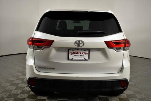 2019 Toyota Highlander LE I4