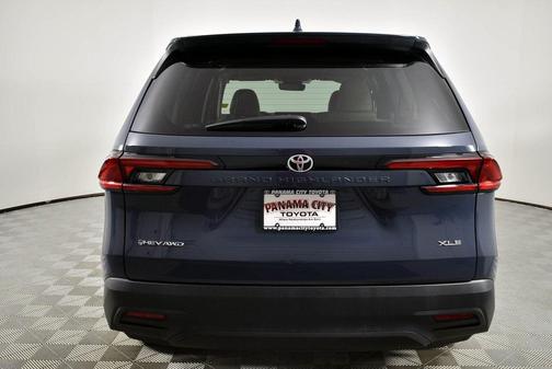 2025 Toyota Grand Highlander Hybrid XLE