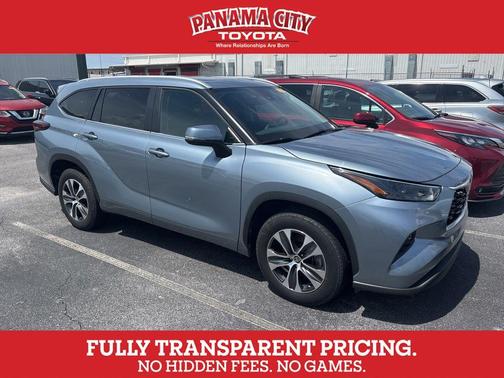Moon Dust 2024 Toyota Highlander Hybrid XLE