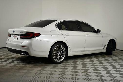 2022 BMW 530 i