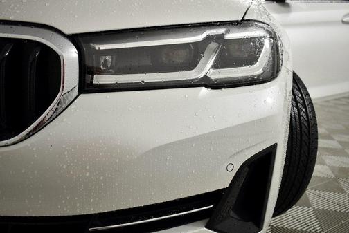 2022 BMW 530 i