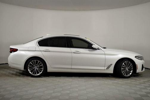 2022 BMW 530 i