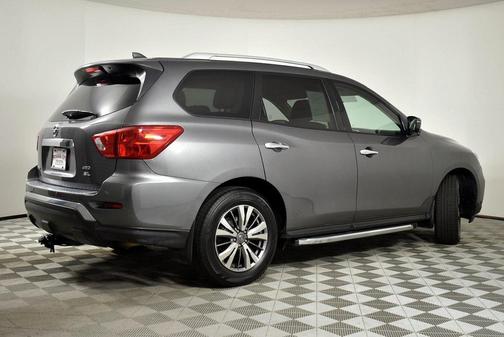 2019 Nissan Pathfinder SL