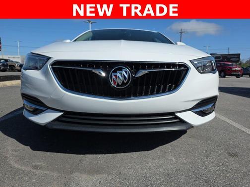 2019 Buick Regal Sportback FWD Essence