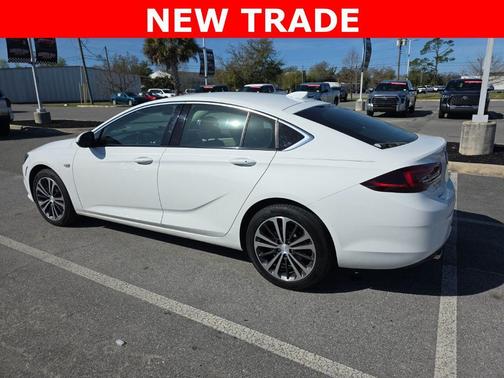 2019 Buick Regal Sportback FWD Essence