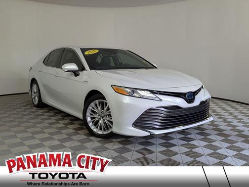 Wind Chill Pearl 2020 Toyota Camry Hybrid XLE