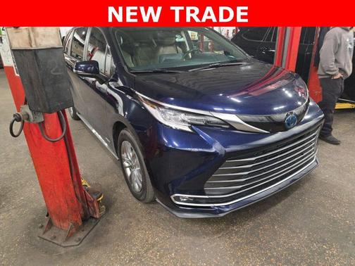 2021 Toyota Sienna Limited 7-Passenger