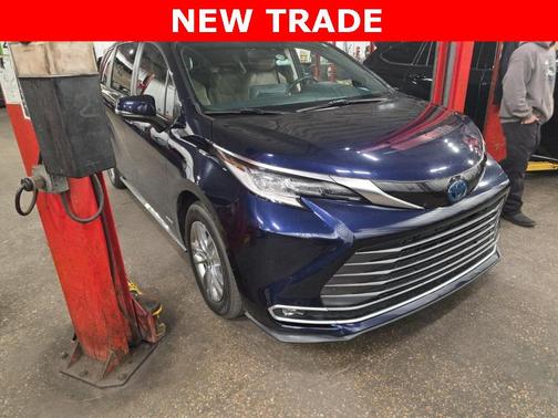 2021 Toyota Sienna Limited 7-Passenger